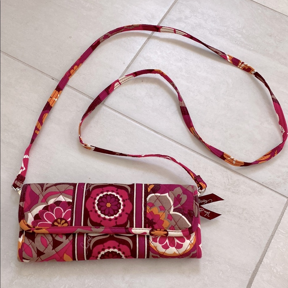 Vera Bradley Crossbody Wallet Carryall-Carnaby Pattern Ret 2009-Magnetic Closure